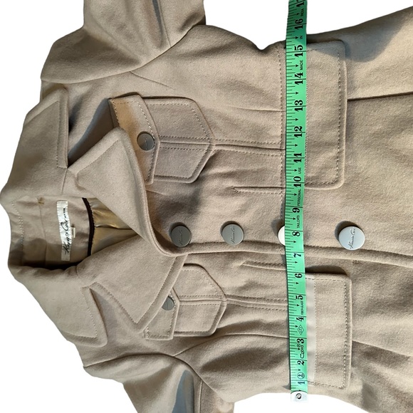 ❄️ Kenneth Cole Tan Coat 60% Wool - with branded buttons Size 8P - Picture 5 of 15